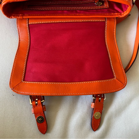 Dooney Bourke Orange Retro Embossed Safari Crossbody Messenger Bag HTF Pristine - Picture 8 of 11